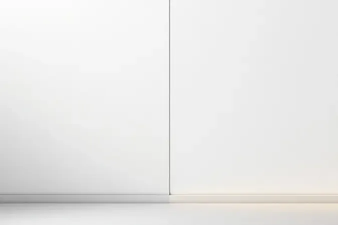 Comparação visual 3D entre superfície com selador acrílico e com fundo preparador de parede lado a lado.